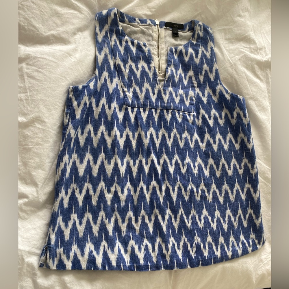 J Crew Womens chevron blue and white top. Size 0.